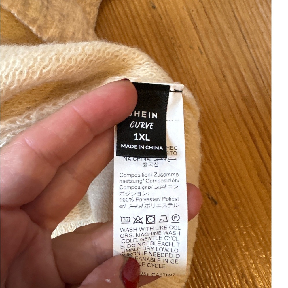 SHEIN Curve Peter Rabbit Graphic Sweater Women Oatmeal Beige Oversized SIZE 1XL - Picture 4 of 5